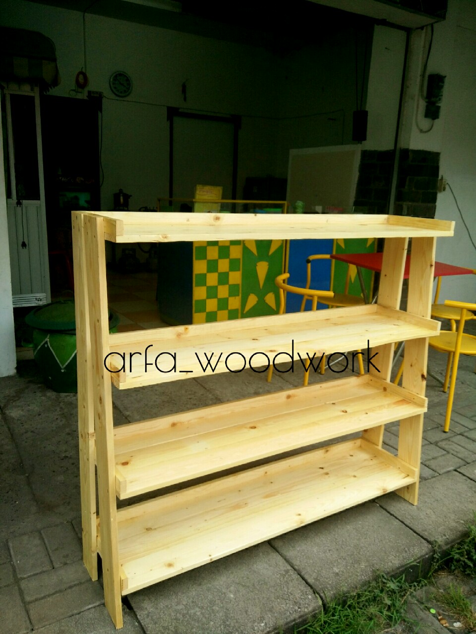  Rak  Display  Kayu  4 Shap