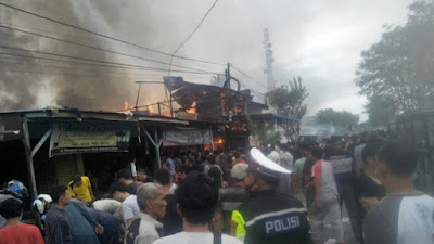 Mengamuk di Jalan Syeh Hamzah Fansuri, Sejumlah Rumah Ludes Terbakar