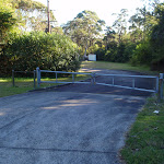 The trackhead at Elouera Rd (157354)