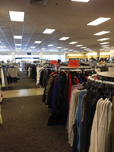 Department Store «Nordstrom Rack Lakewood Center», reviews and photos, 4651 Silva St, Lakewood, CA 90712, USA