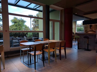 Photos of Hotel ibis Gen&egrave;ve A&eacute;roport