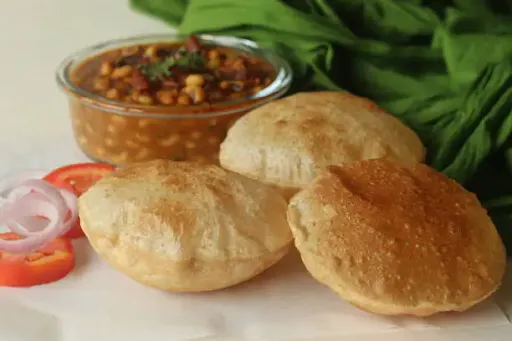 Puri Chole[4 Pieces]