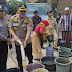 Kapolres Cirebon Kota Bersama Fortuner Cirebon Community Salurkan Bantuan Air Bersih di Argasunya