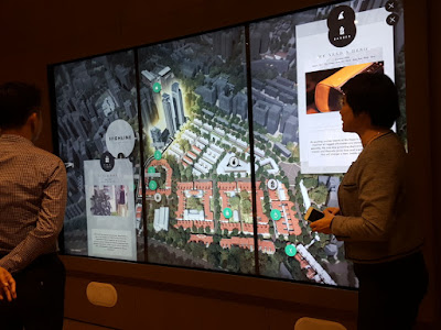 The showroom also boasts an interactive video board with a three-panel display that allows visitors to explore landmarks, shopping, dining and transport options in the neighbourhood where Highline Residences is located. Landmarks can be tapped on for deep-dives.