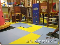 兒童新樂園室內遊戲室地墊安裝工作