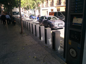 Begoña Villacís, candidata de Ciudadanos a la alcaldía, se sube a la bici con nosotros