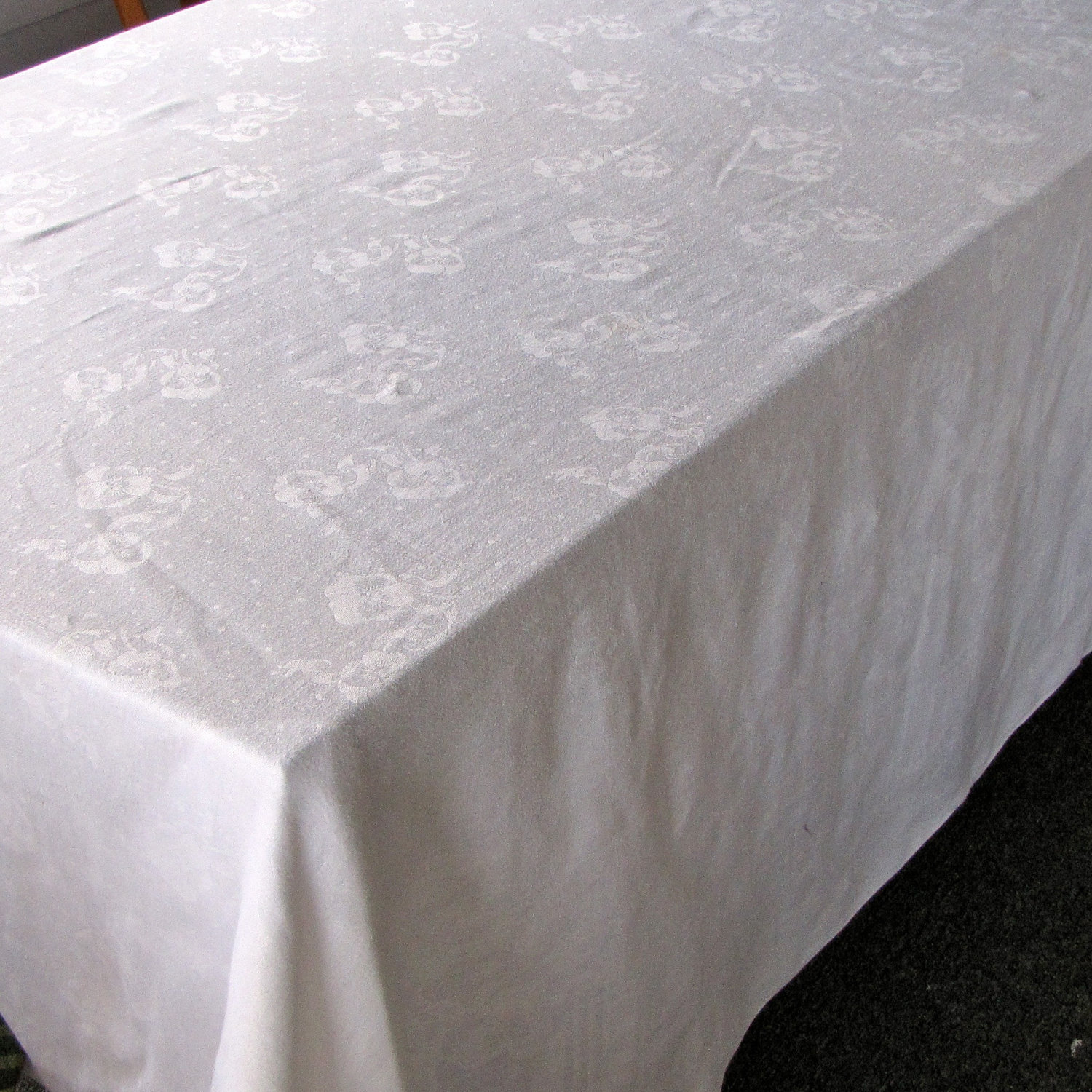 Vintage Tablecloth Damask Linen Table Cloth 98 x 72. From KerryCan