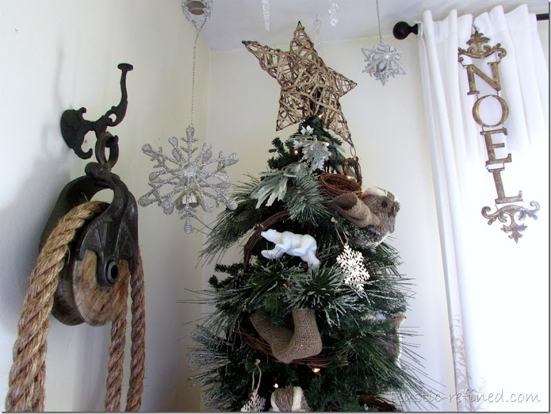 Farmhouse Holiday Decorating