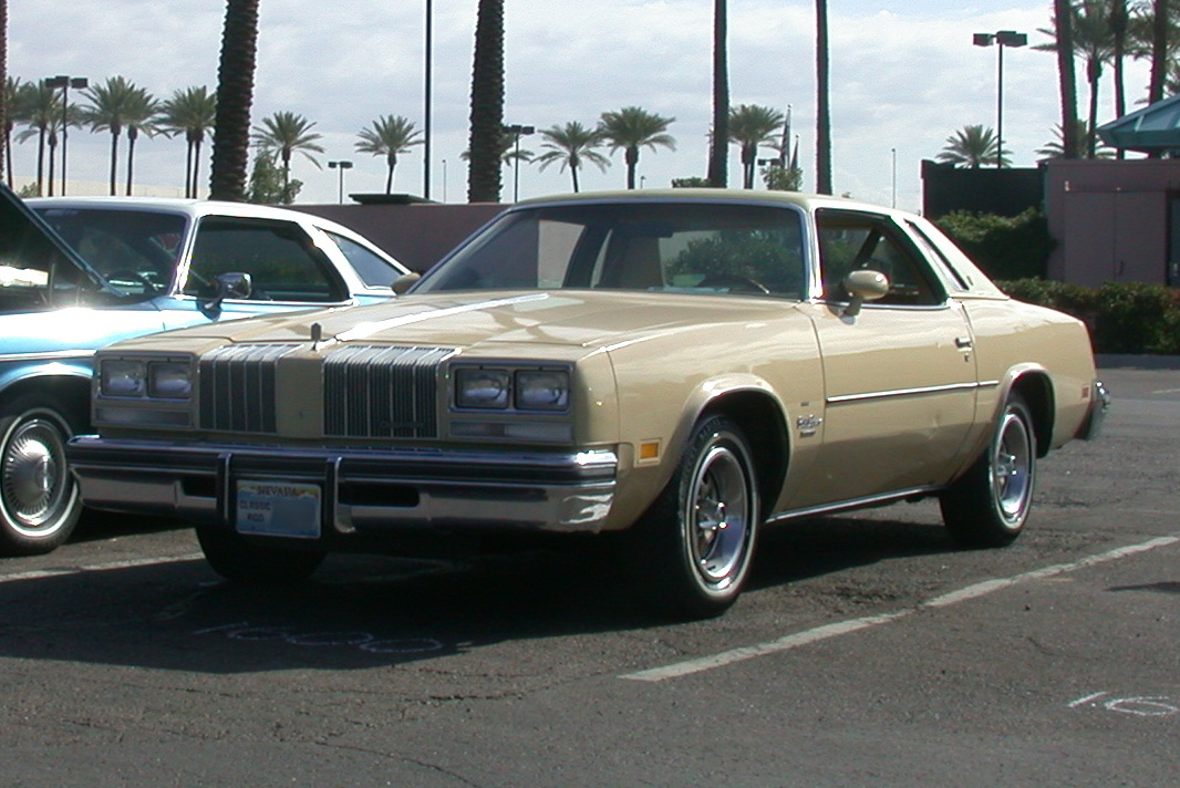 파일:external/upload.wikimedia.org/1977_Oldsmobile_Cutlass_Supreme_Brougham.jpg