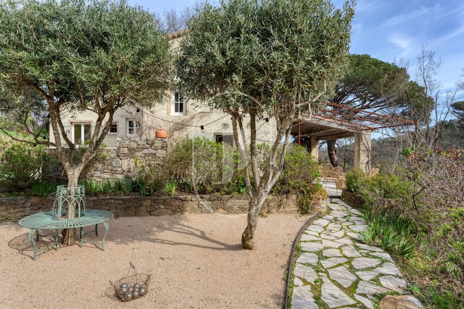 Vente maison 5 pièces 130 m² à La Garde-Freinet (83680), 995 000 €