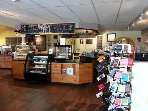 Cafe «Black Cap Coffee & Beer - Espresso - Sandwiches - Craft Beer Store - Wine Shop - Gift Shop», reviews and photos, 144 Main St, Stowe, VT 05672, USA