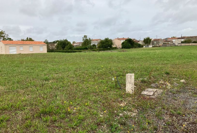  Vente Terrain à bâtir - 670m² à Le Seure (17770) 