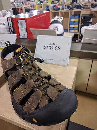 Shoe Store «DSW Designer Shoe Warehouse», reviews and photos, 9051 Snowden Square Dr, Columbia, MD 21045, USA