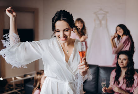 Wedding photographer Alona Zaporozhec (alenazaporozhets). Photo of 25 October 2019