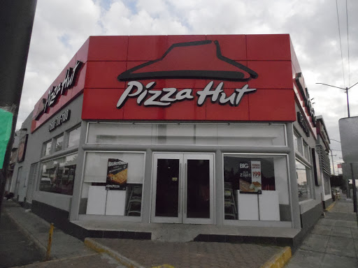 Pizza Hut, Av Juan José Torres Landa 203, Col del Parque, 38010 Celaya, Gto., México, Pizza para llevar | GTO