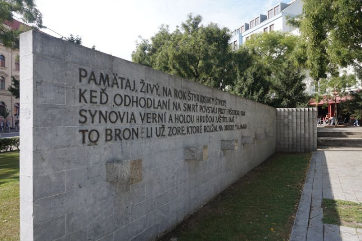 19/09- Centro y Slavín: De leyendas y un cementerio militar - Remontando el Danubio: Bratislava en dos días (26)