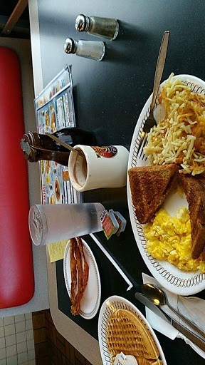 Breakfast Restaurant «Waffle House», reviews and photos, 1510 E 10th St, Jeffersonville, IN 47130, USA