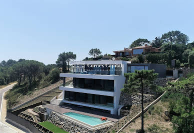 House with pool and terrace 5