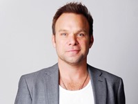 Norbert Leo Butz headshot