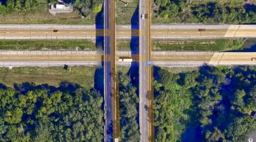 Triangle Ufo Moves 150 Feet Over Ohio Turnpike