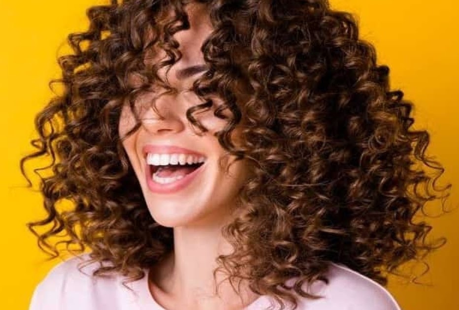 Cómo secar el pelo rizado. 4 técnicas imprescindibles - Sofía Black Blog