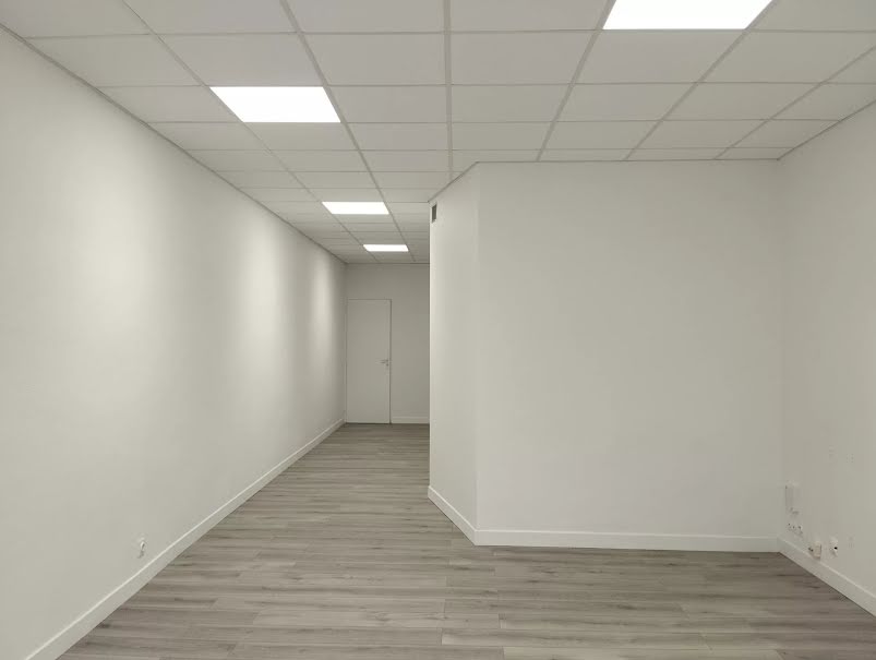 Location  locaux professionnels  80 m² à Reims (51100), 950 €