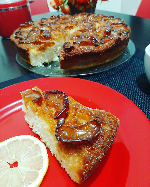 Torta De Maçãs E Damascos