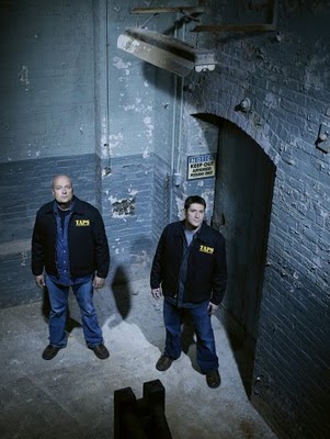 Real Houswives Pay A Visit To Ghost Hunters Image