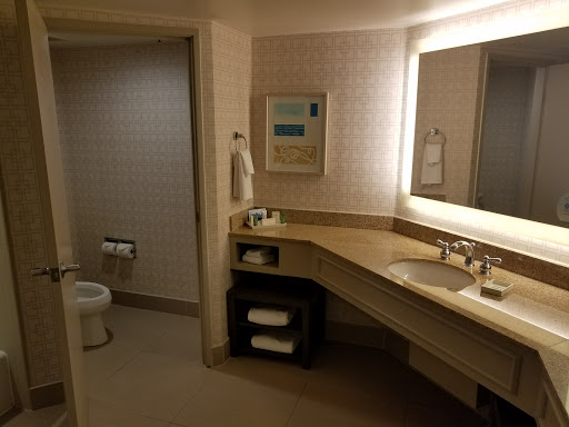 Hotel «Hilton San Diego/Del Mar», reviews and photos, 15575 Jimmy Durante Blvd, Del Mar, CA 92014, USA