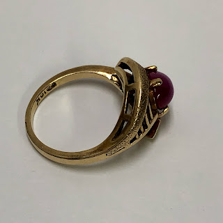 10 Kt. Gold & Star Ruby Ring