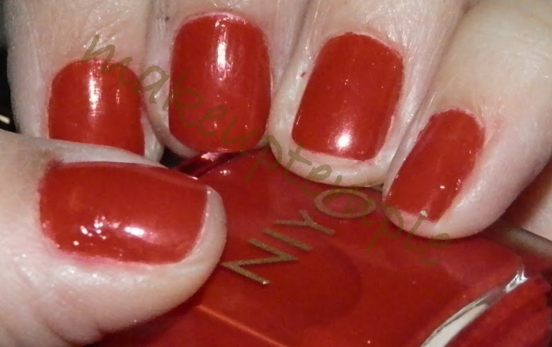 niyot fire red nail polish