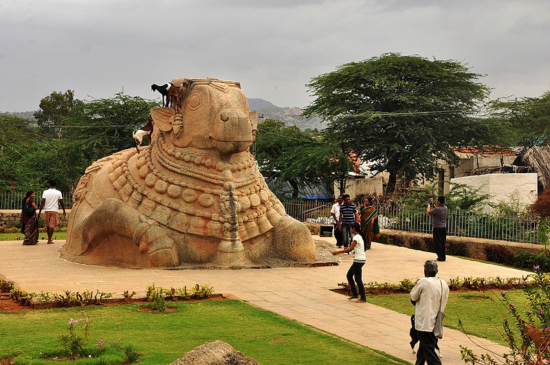 lepakshi-temple-hanging-pillar-8