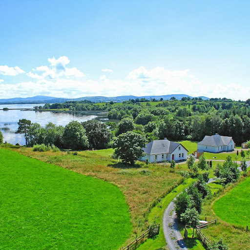 Lough Derg Holiday Houses logo