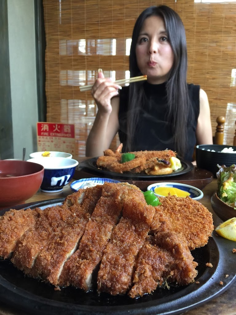 石巻市山下　とんかつ勝健　ボリューム有り