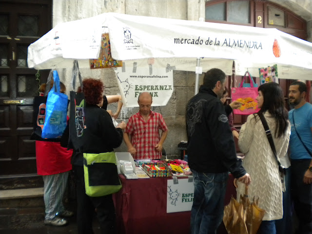 mercado - Esperanza Felina en "El Mercado de La Almendra" en Vitoria - Página 9 DSCN5549