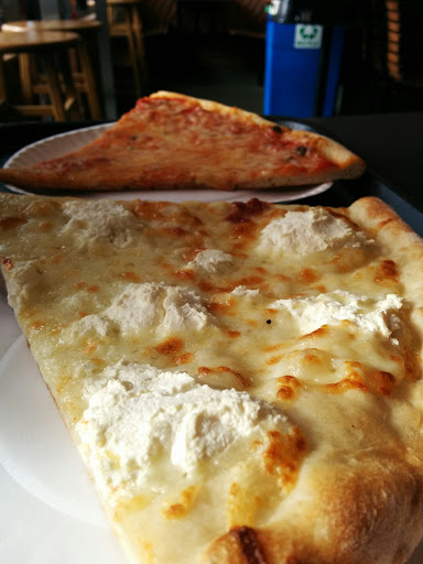 Pizza Restaurant «Planet Pizza», reviews and photos, 290 Tarrytown Rd, White Plains, NY 10607, USA