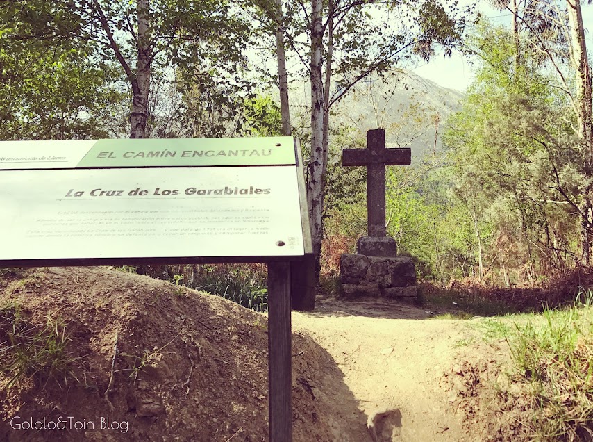 La cruz de los Garabiales en el Camín encantau