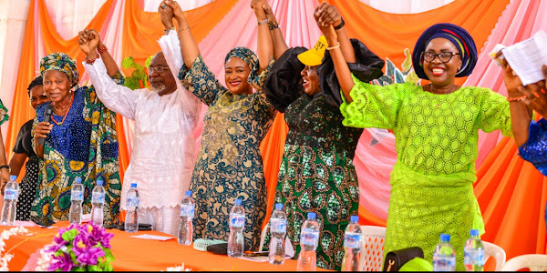 Photos: Bridging the gap between Women, Politics & Social Development; Ogunmolasuyi, engaged critical Stakeholders of Owo Constituency1, fulfill promises to outstanding beneficiaries of West Jamb Scholarship 