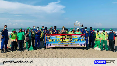 Jelang HUT Polairud ke 70, Wakapolres Badung Ikut Hadir Bersihkan Pantai Petitenget