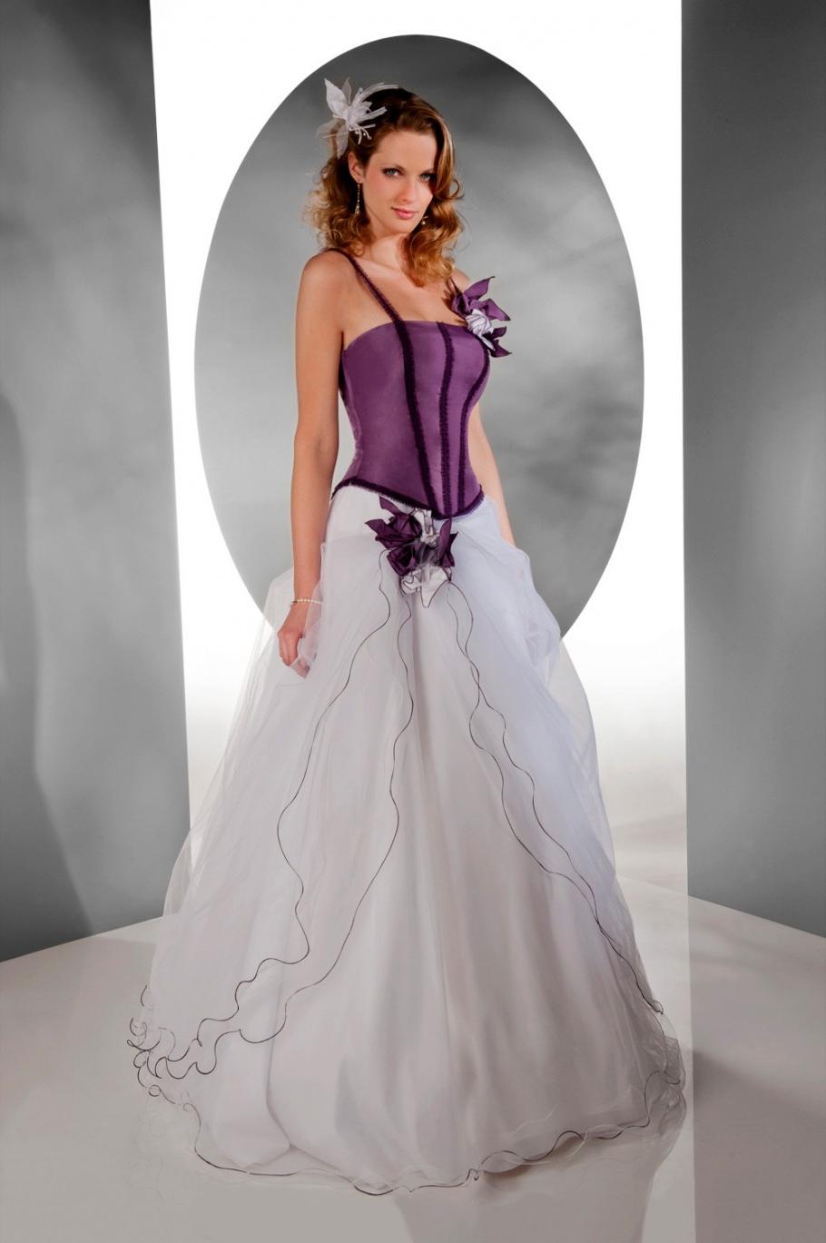 Pia Benelli Wedding Dress