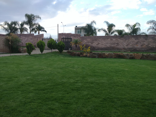 Parroquia del Sagrado Corazón de Jesús, Zapotecas 125, Las Colonias, 47620 Tepatitlán de Morelos, Jal., México, Institución religiosa | JAL