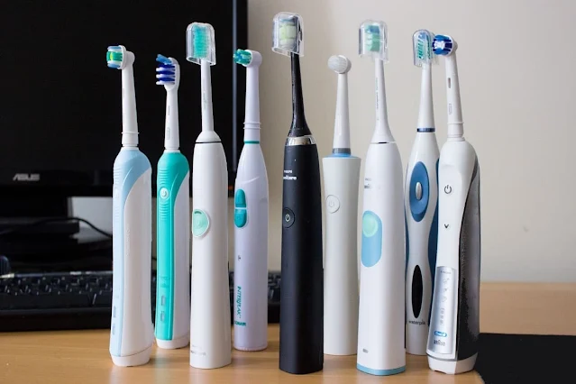 ماهى اهمية فرشاة الاسنان وماهى انواعها وكيفية استخدامها بطريقه سليمه