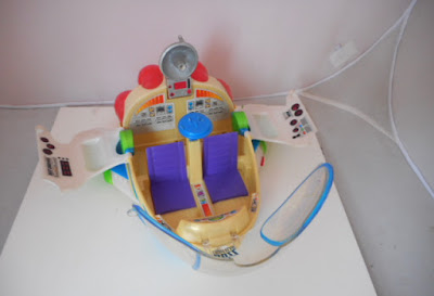 Brinquedo de plástico, nave do Buzz Lightyear do Toy Story - Disney Pixar  R$ 30,00