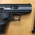 New York 地下鉄車内で銃で脅かした痴漢、逮捕