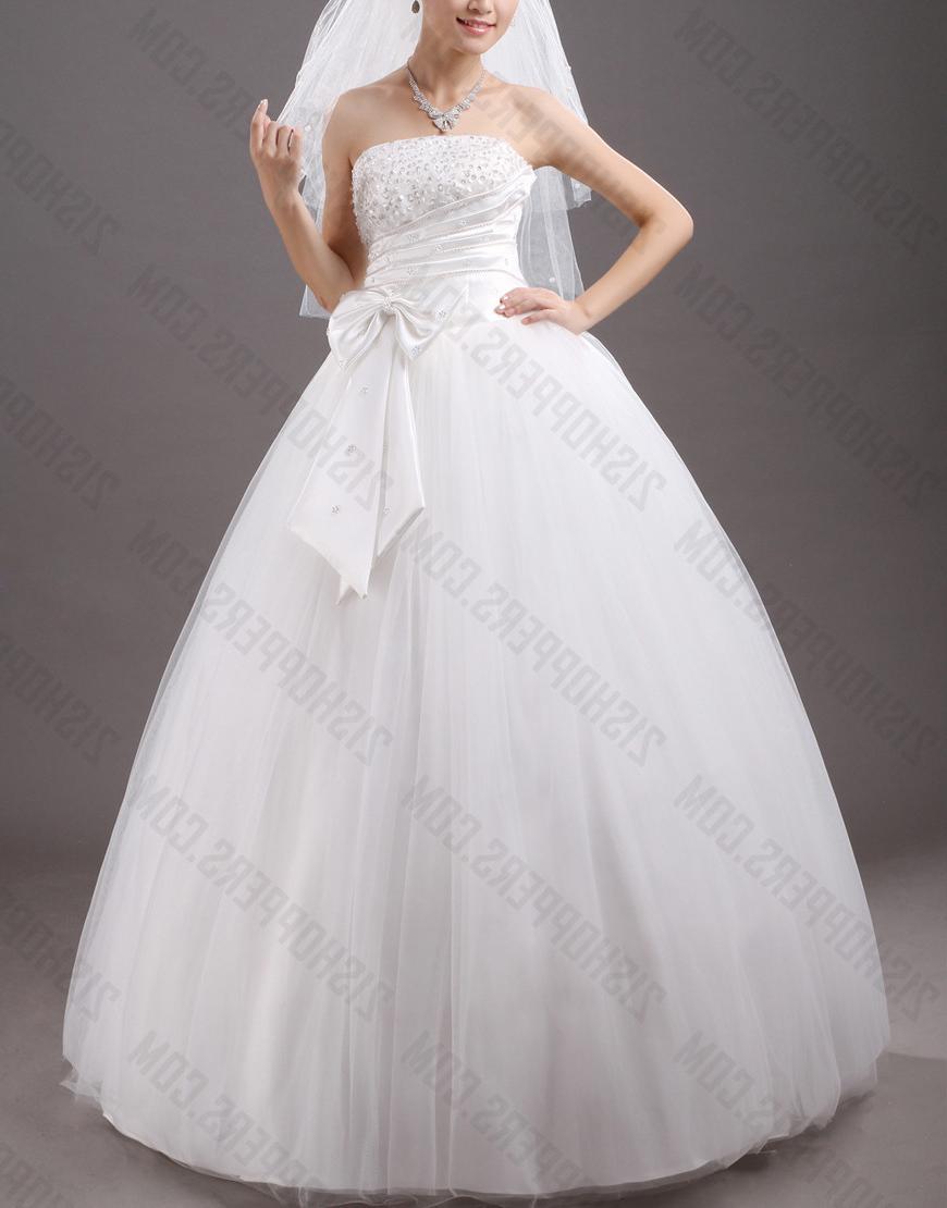 Dresses    Beige ball gown