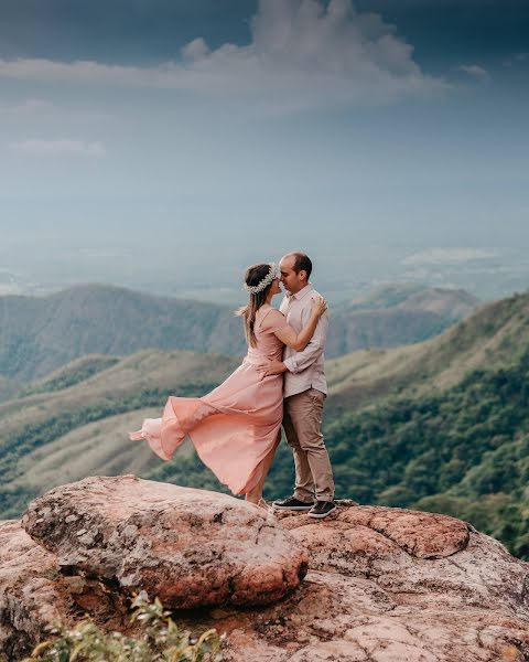 Fotografer pernikahan Lyonar Lester (leomaxlester). Foto tanggal 20 April 2020