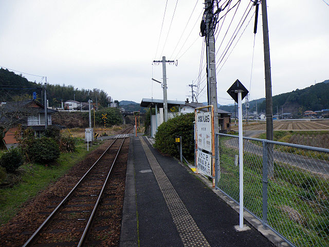 파일:external/upload.wikimedia.org/640px-JRKyushu_Kanaishihara_Station_1.jpg