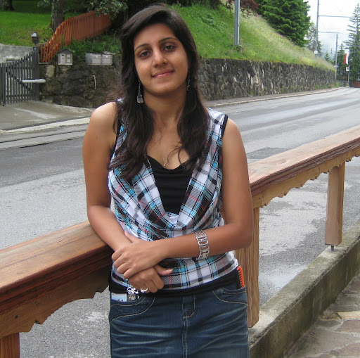 Komal Parikh Photo 10