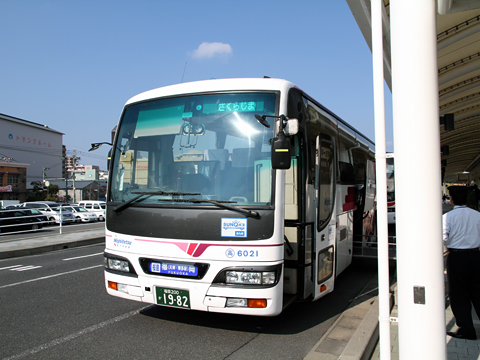 西鉄高速バス「桜島号」　6021　鹿児島本港にて　その2