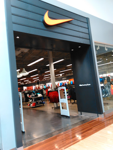 Sporting Goods Store «Nike Factory Store», reviews and photos, 3000 Grapevine Mills Pkwy #611, Grapevine, TX 76051, USA